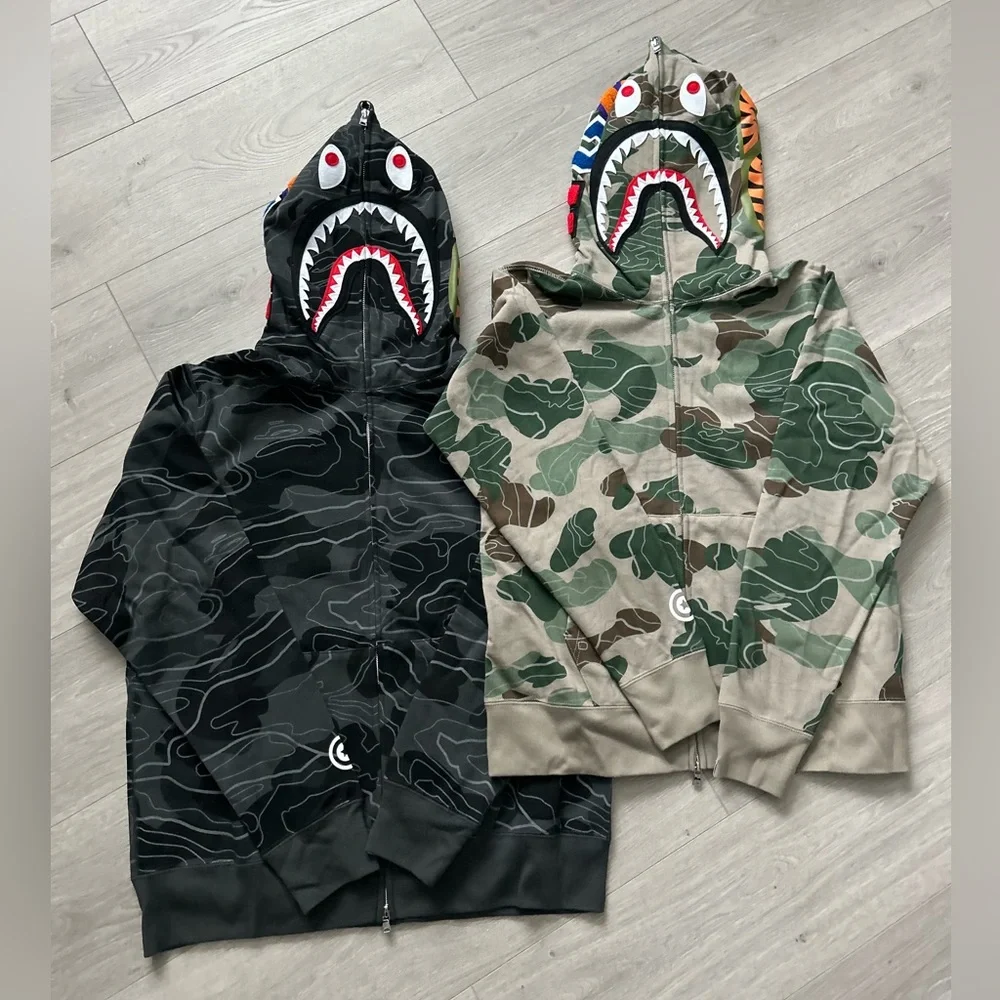 Black Layered Line Camo Shark Zip / Beige Layered Line Camo Shark Zip - Picture 2 of 2